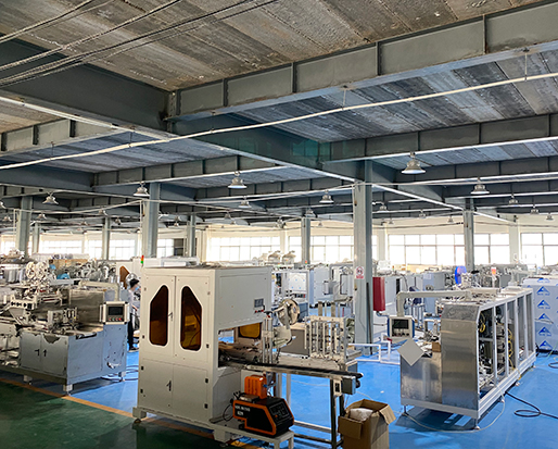 濕巾是怎么生產(chǎn)的？全自動(dòng)濕巾機(jī)從上料到包裝一機(jī)搞定！