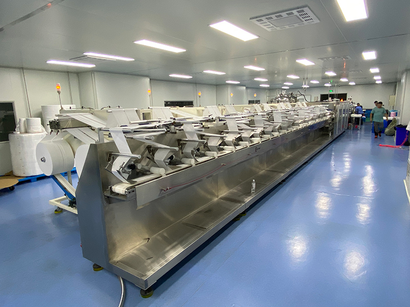 濕巾生產(chǎn)設(shè)備現(xiàn)場 巾生產(chǎn)設(shè)備現(xiàn)場