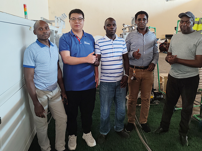 土耳其6道半濕巾機(jī)客戶現(xiàn)場(chǎng)